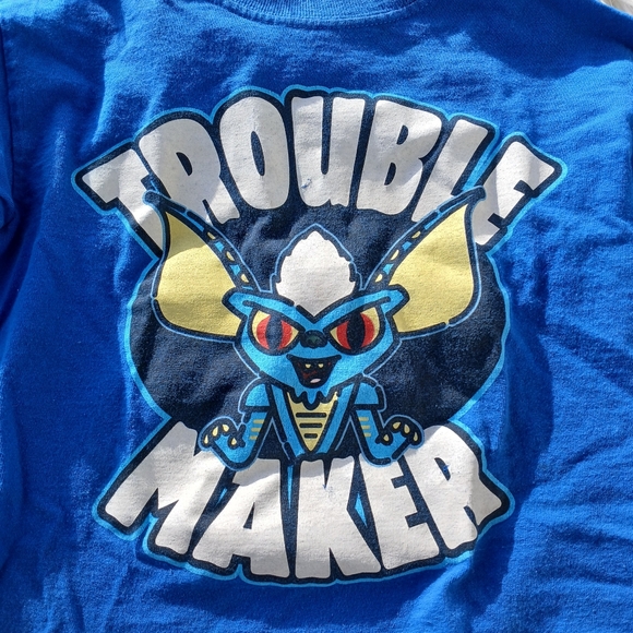 Gremlins Stripe Trouble Maker Graphic Tee Shirt T-shirt Blue Boys size XXS 4/5 - Picture 2 of 4